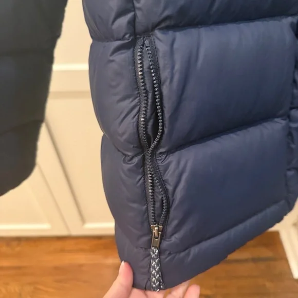 Kids'  Patagonia Hi-Loft Down Sweater Hoody Like New - Picture 3 of 6